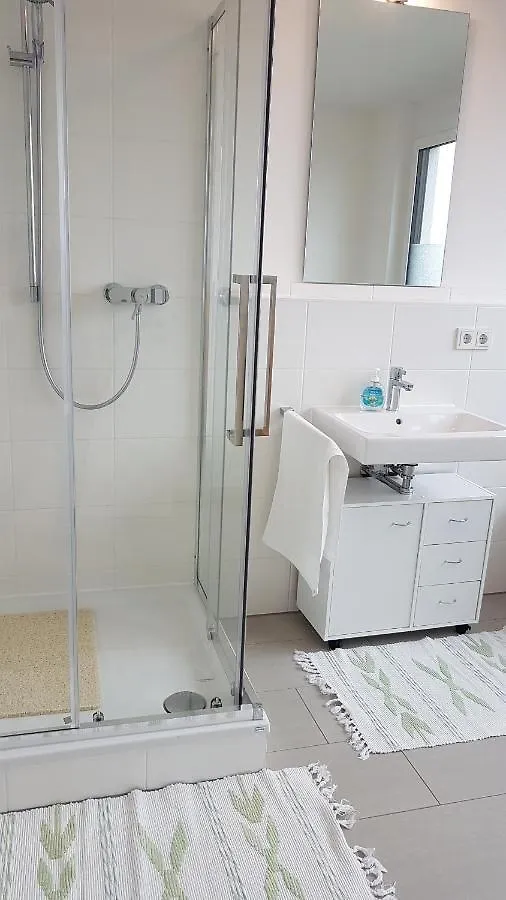 Beautiful Room With Balcony Direction To Messe Hannover Apartment