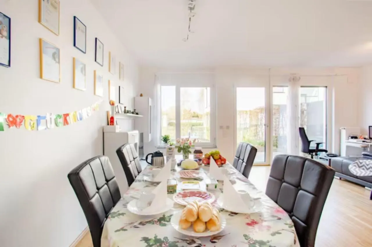 Apartment Beautiful Room With Balcony Direction To Messe Hannover Deutschland